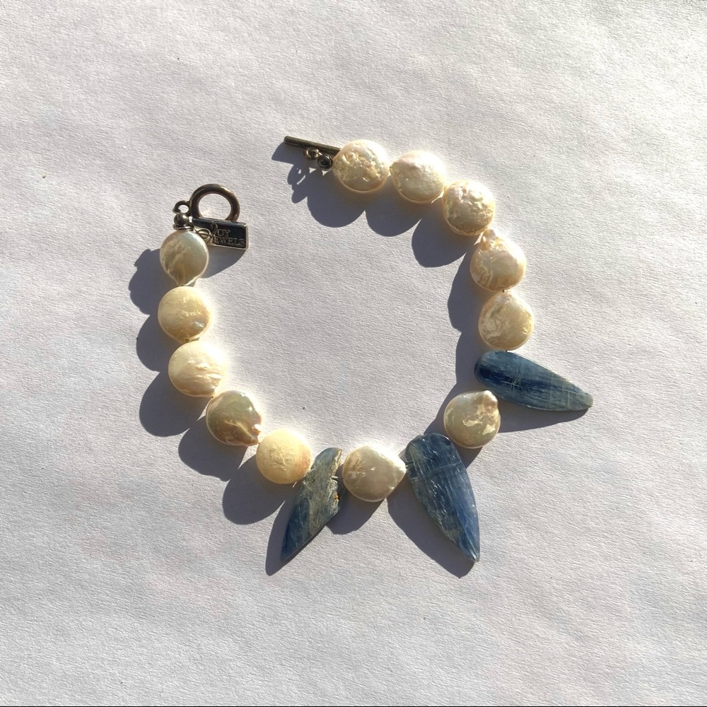Natural Pearly Shell Beaded Bracelet